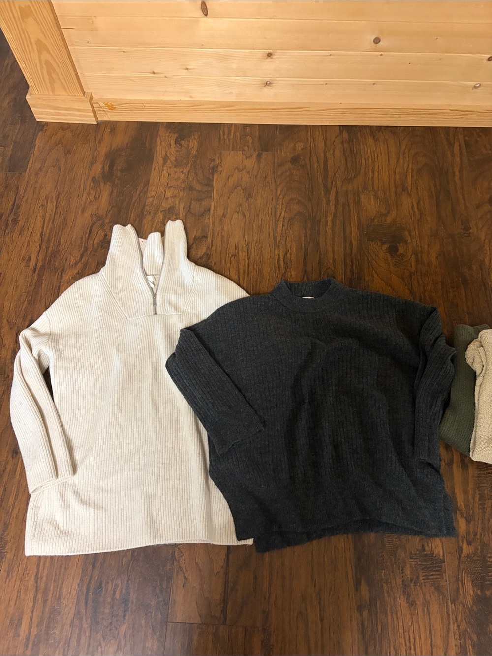 Sweater bundle size S H&M/oldnavy/aerie - Picture 4 of 6